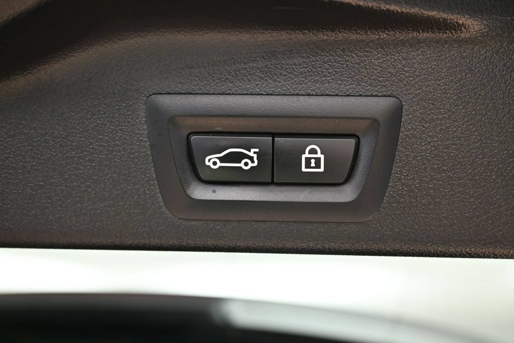 Used 2022 BMW X5 xDrive40i AWD/4WD image 16