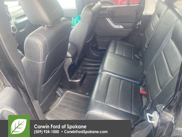 Used 2012 Jeep Wrangler Unlimited Rubicon w/ Max Tow Pkg image 14