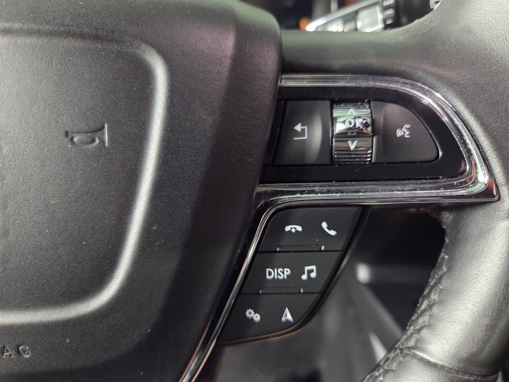 Used 2022 Lincoln Nautilus Reserve w/ Luxury Package image 18