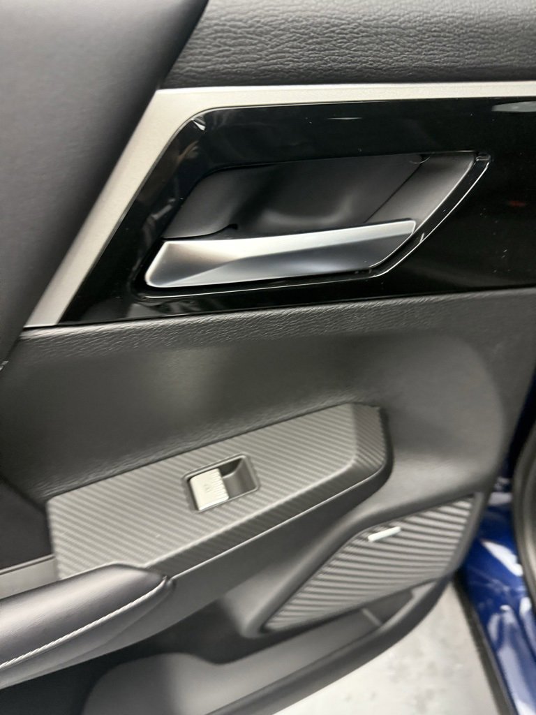 New 2025 Mitsubishi Outlander SE image 29