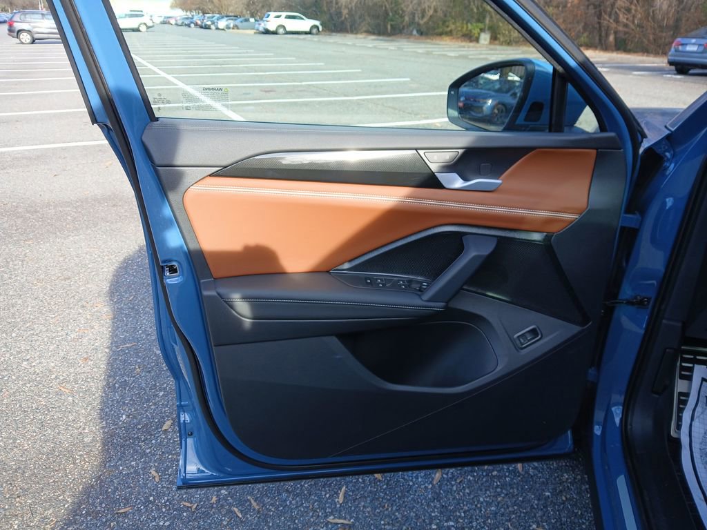 New 2026 Volkswagen Tiguan SEL R-Line image 10