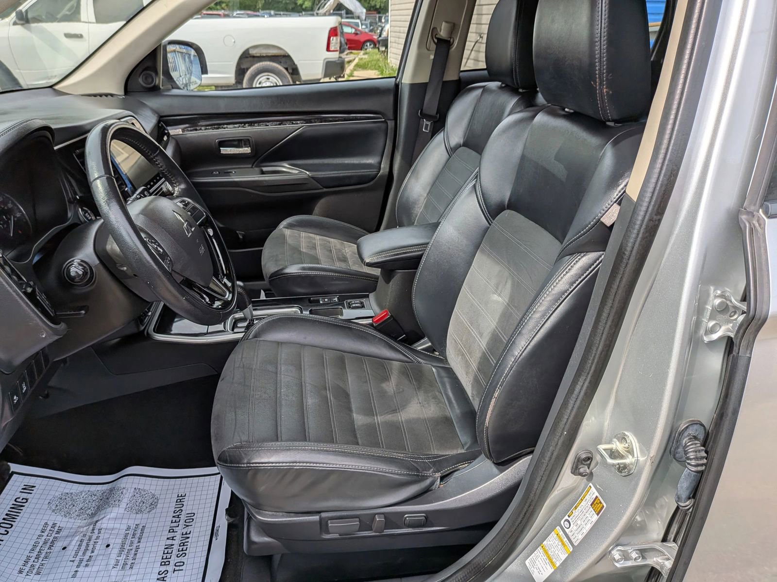Used 2020 Mitsubishi Outlander SE FWD image 21