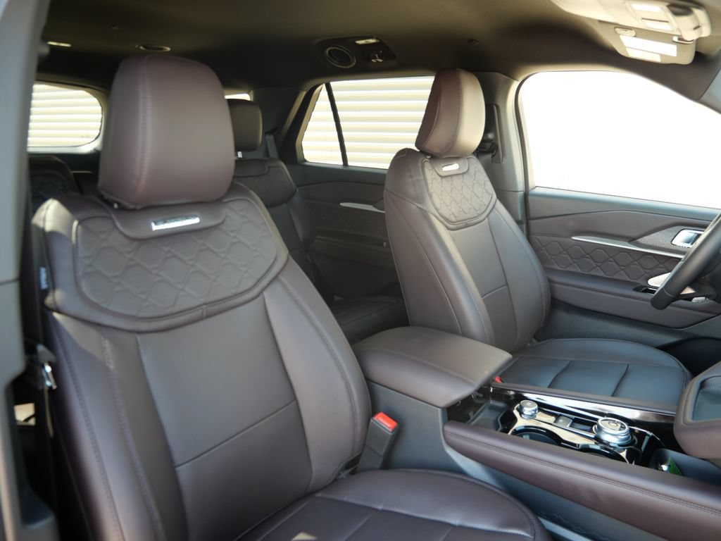 New 2026 Ford Explorer Platinum w/ LUX Leather Package AWD/4WD image 18