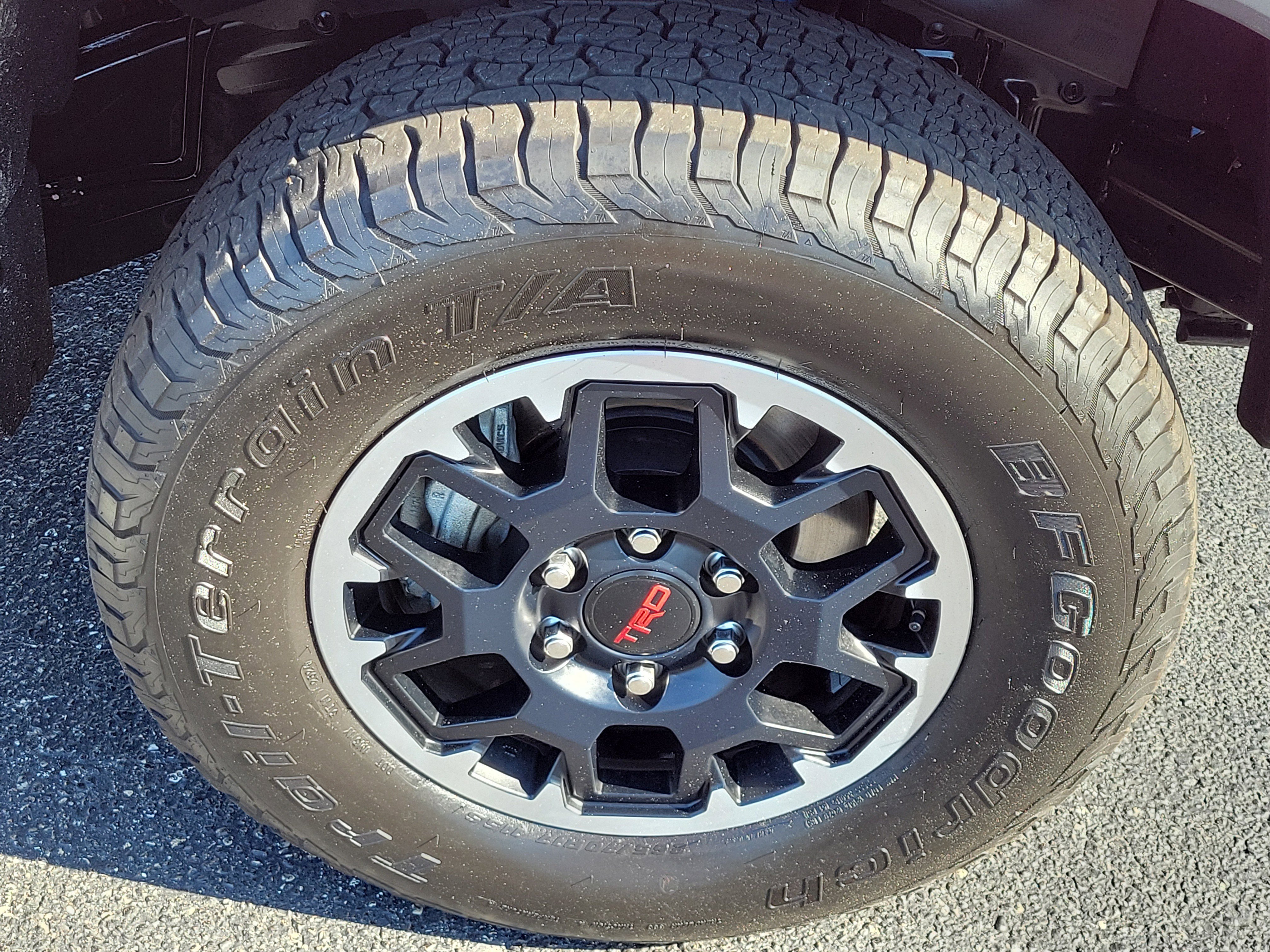 Used 2024 Toyota Tacoma TRD Off-Road image 8