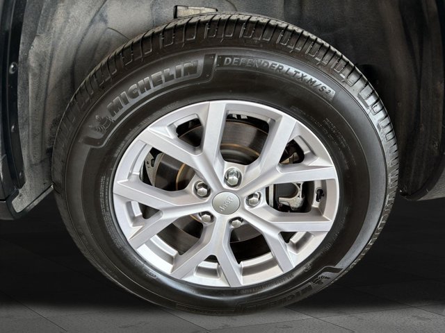 Used 2022 Jeep Grand Cherokee L Limited AWD/4WD image 24