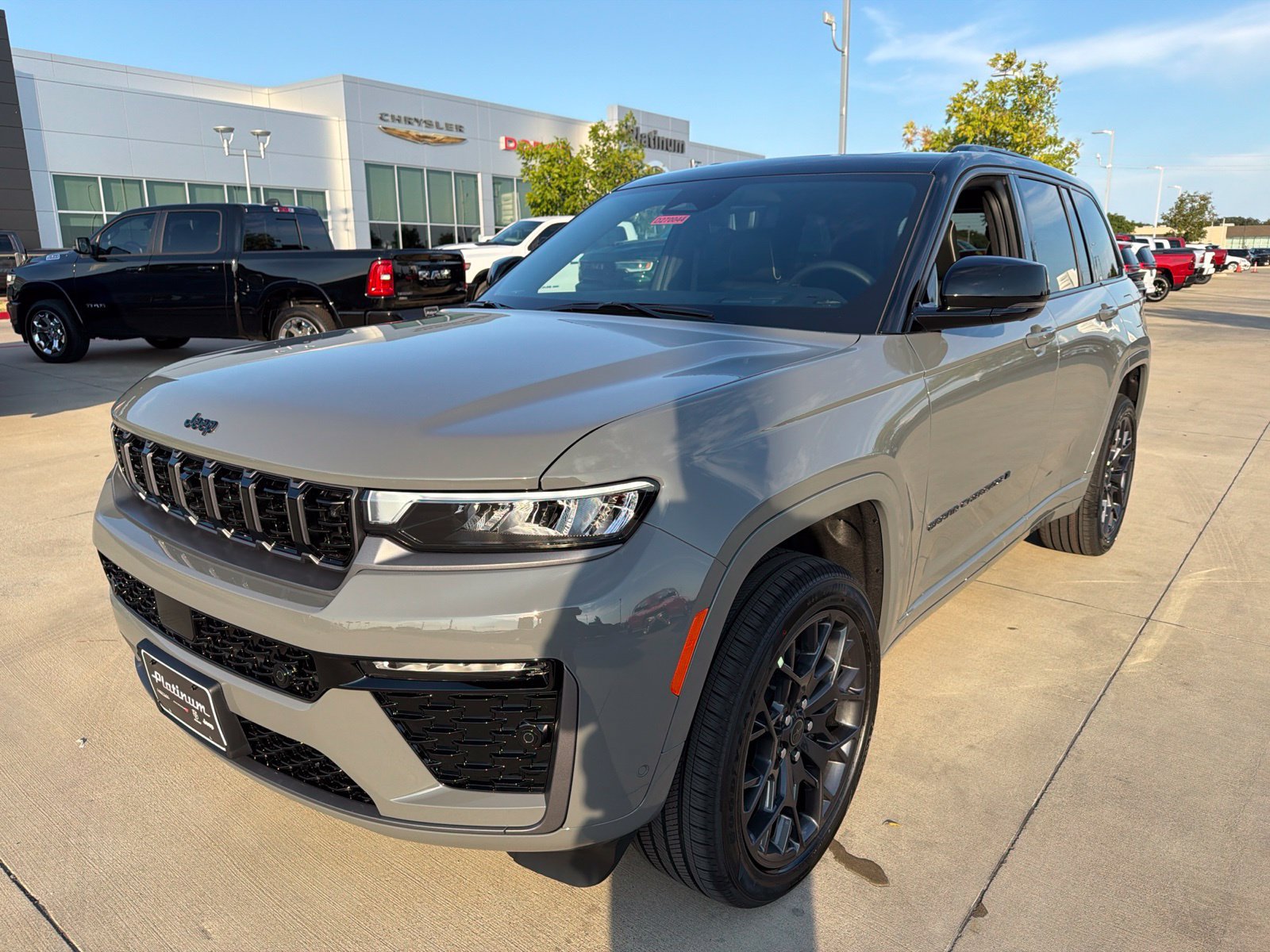New 2027 Jeep Grand Cherokee Summit AWD/4WD image 9