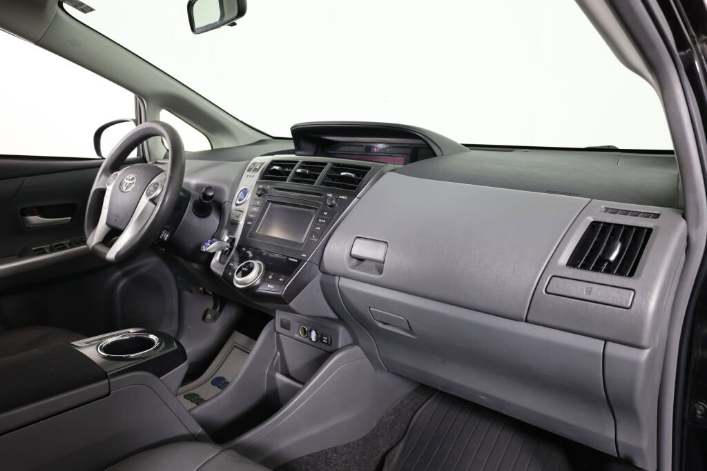 Used 2014 Toyota Prius V Two image 20