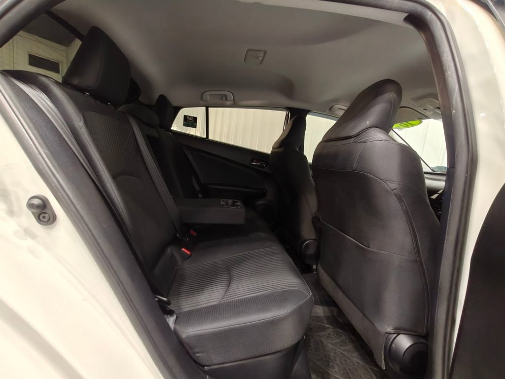 Used 2016 Toyota Prius Three image 18