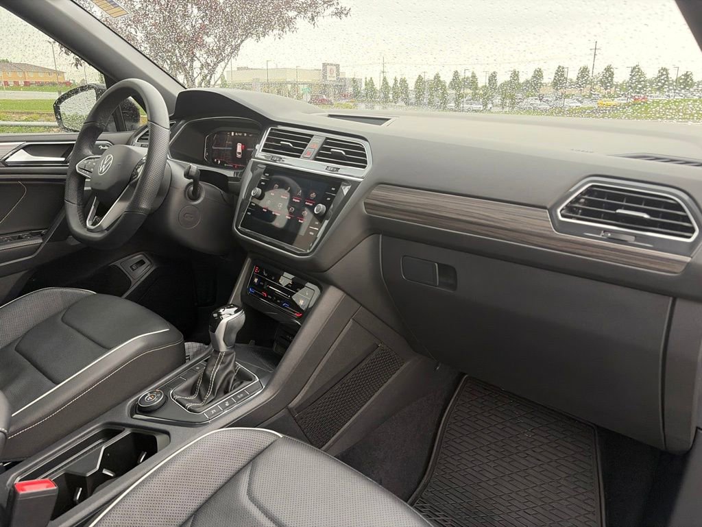 Used 2022 Volkswagen Tiguan SEL R-Line AWD/4WD image 33