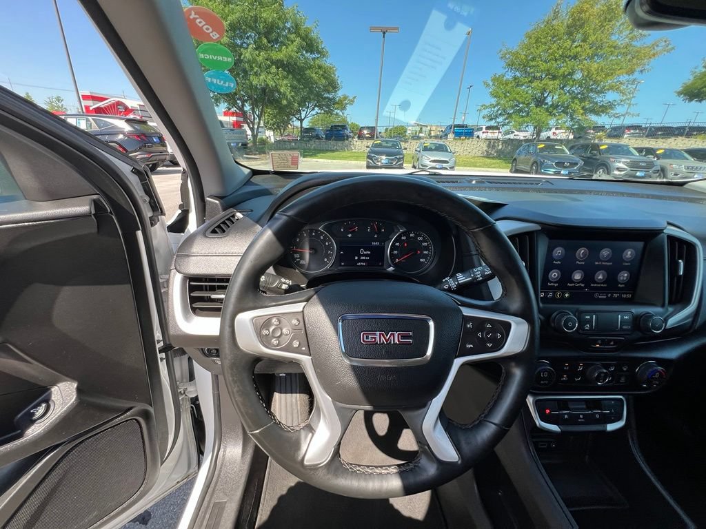 Used 2024 GMC Terrain SLT AWD/4WD image 40