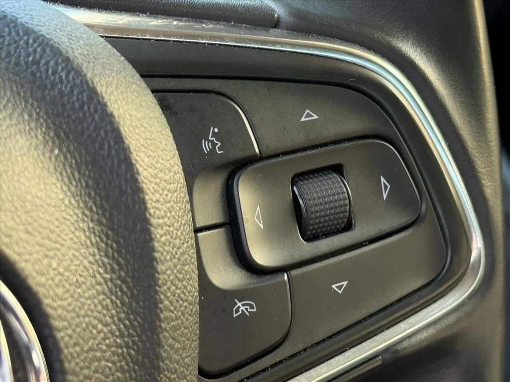 Used 2023 Buick Envision Preferred image 22