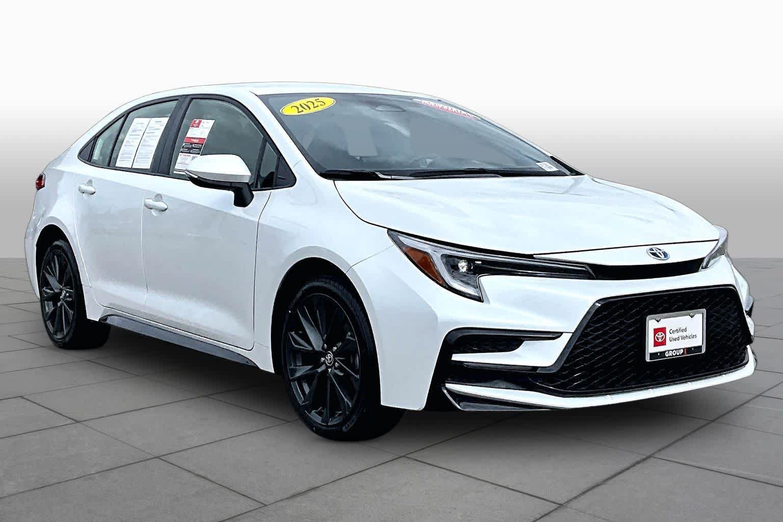 Certified 2025 Toyota Corolla SE FWD image 2