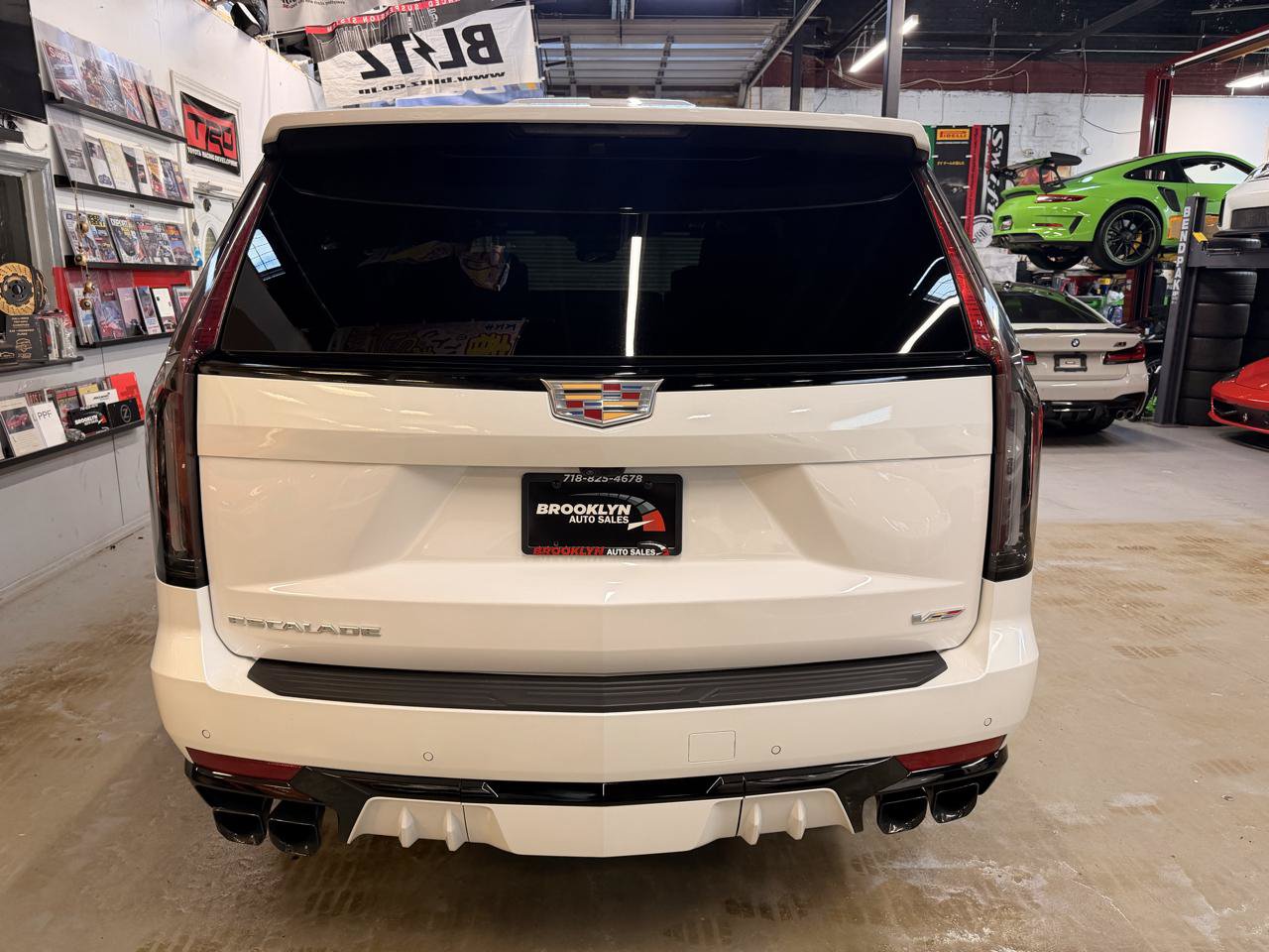 Used 2024 Cadillac Escalade V w/ Heavy-Duty Trailer Package AWD/4WD image 7