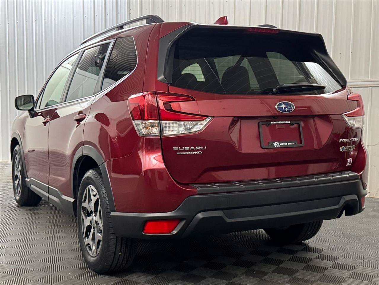 Used 2019 Subaru Forester Premium w/ All-Weather Package AWD/4WD image 3