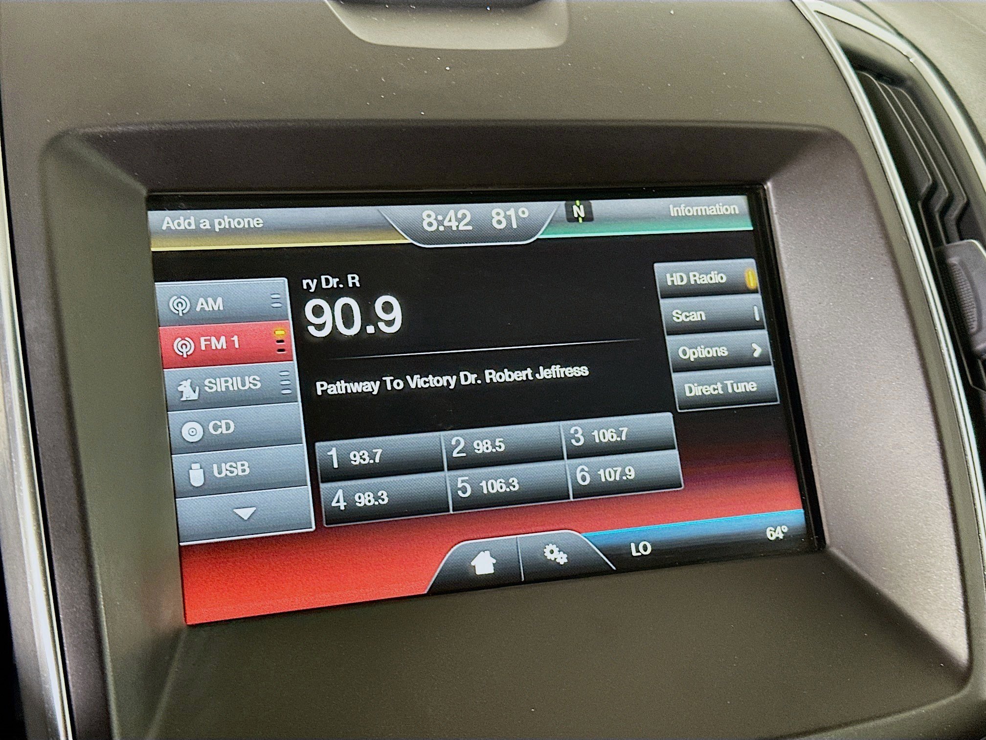 Used 2015 Ford Edge Titanium FWD image 21