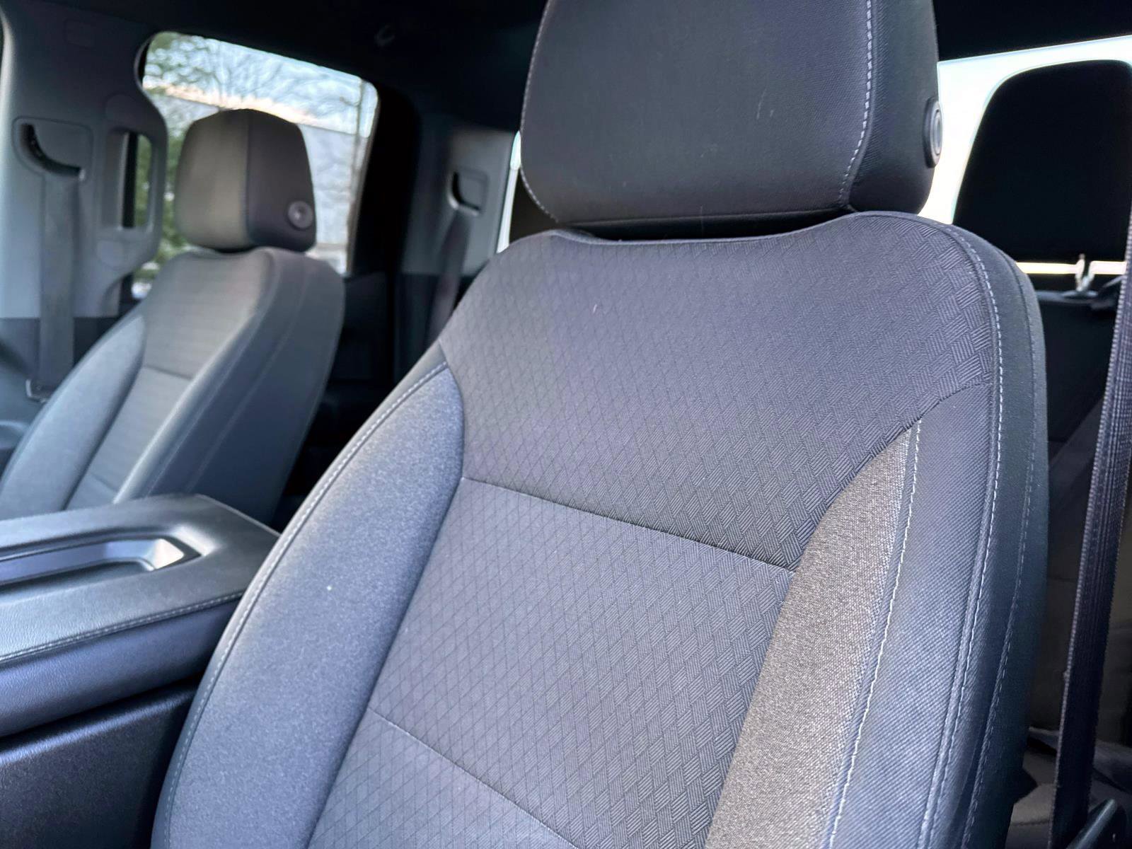 Used 2020 Chevrolet Silverado 1500 LT w/ Trailering Package image 11