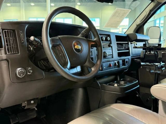 Used 2015 Chevrolet Express 3500 RWD image 13