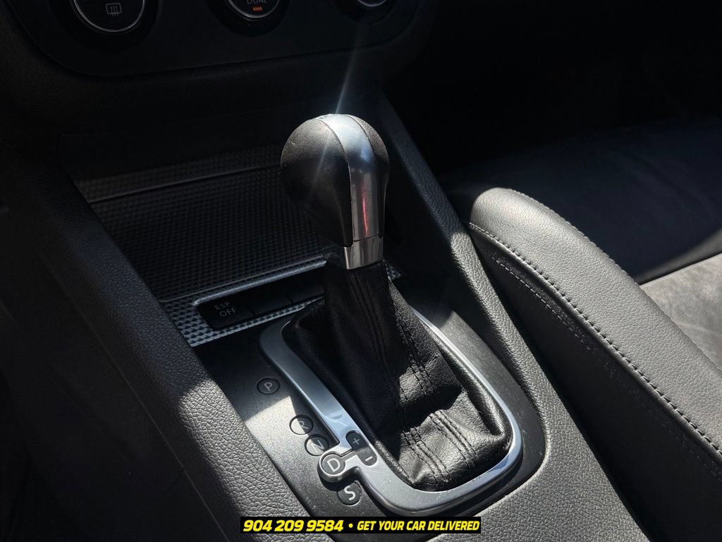 Used 2008 Volkswagen R32 AWD/4WD image 14