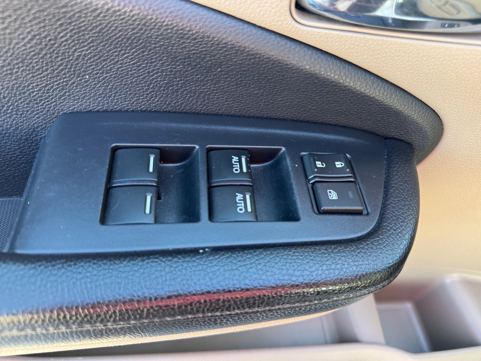 Used 2017 Honda Pilot Touring image 11