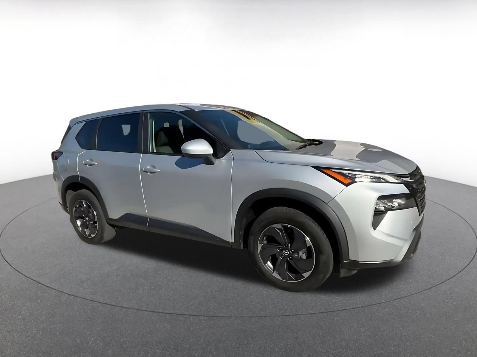 Used 2025 Nissan Rogue SV FWD image 2