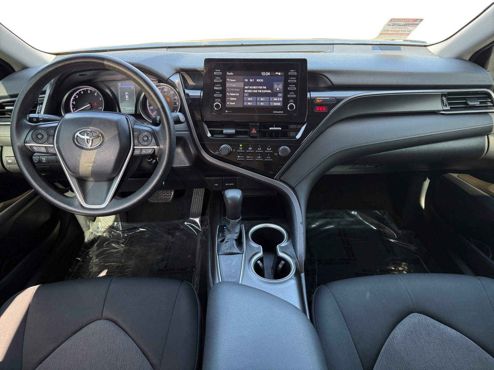 Used 2021 Toyota Camry LE image 10