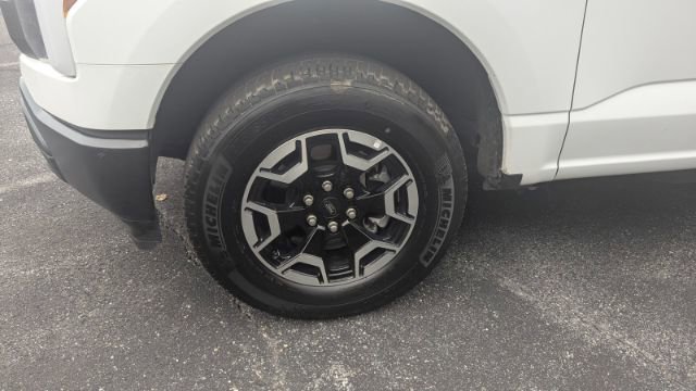 Used 2022 Ford F150 Lightning Pro image 9