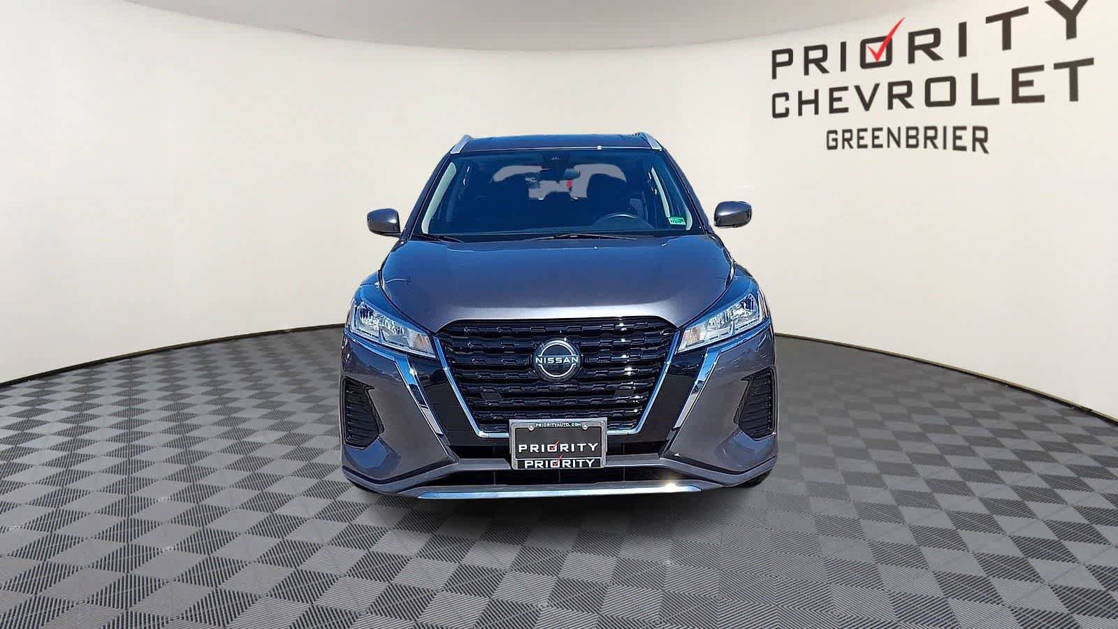 Used 2023 Nissan Kicks SV image 3