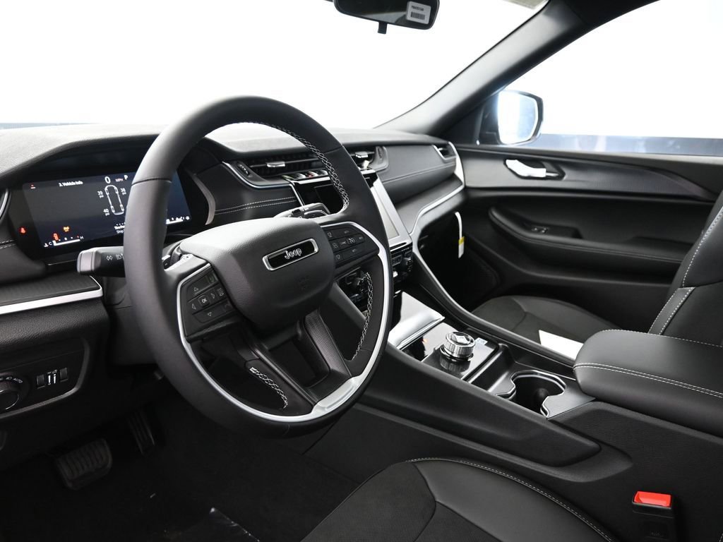 New 2025 Jeep Grand Cherokee L Altitude image 23