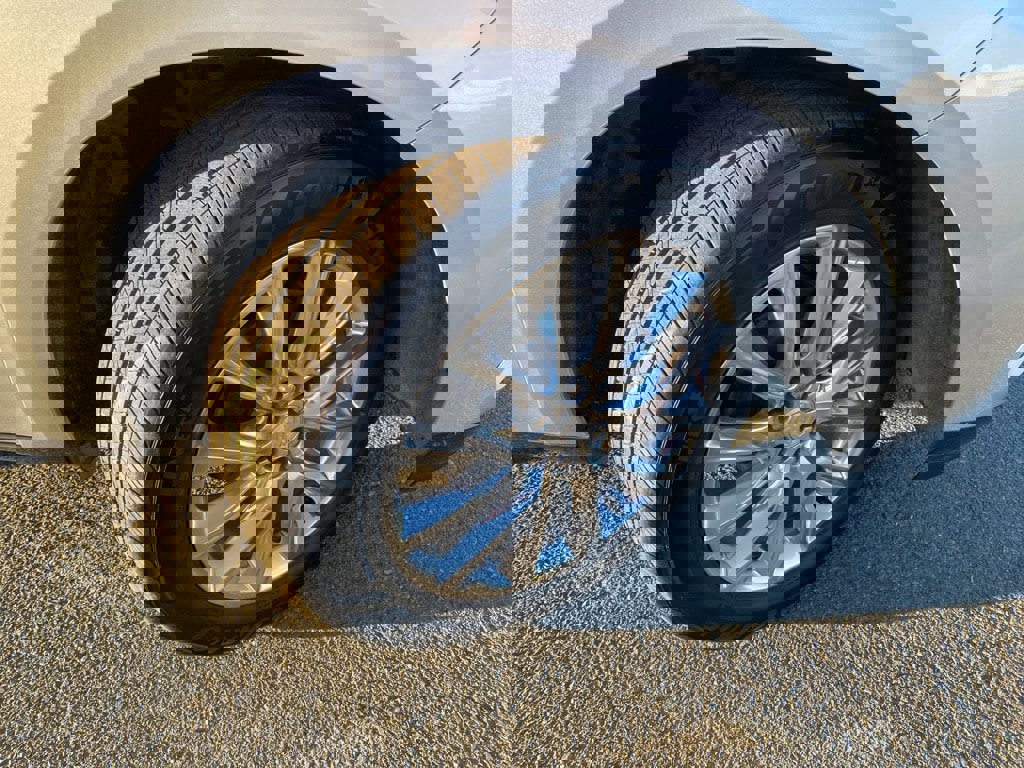 Used 2021 Buick Enclave Premium w/ Sun and Sites Package image 6