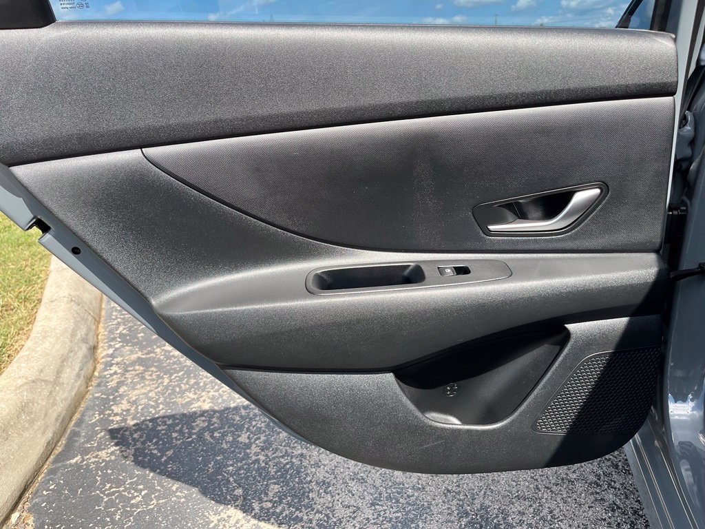 Used 2021 Hyundai Elantra SEL FWD image 24