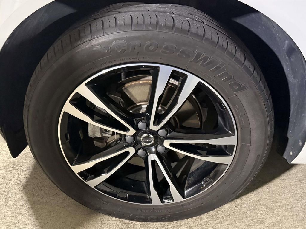 Used 2020 Volvo XC60 T5 Momentum AWD/4WD image 6