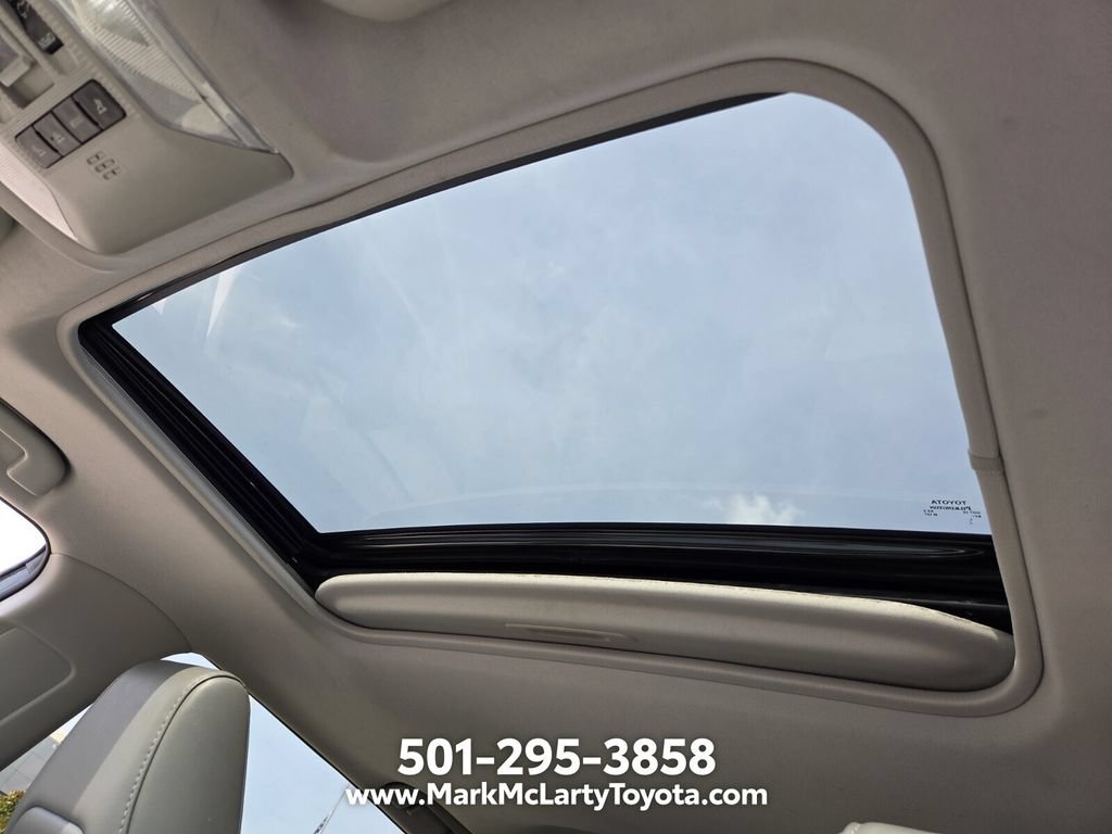 Used 2021 Toyota RAV4 XLE Premium FWD image 17