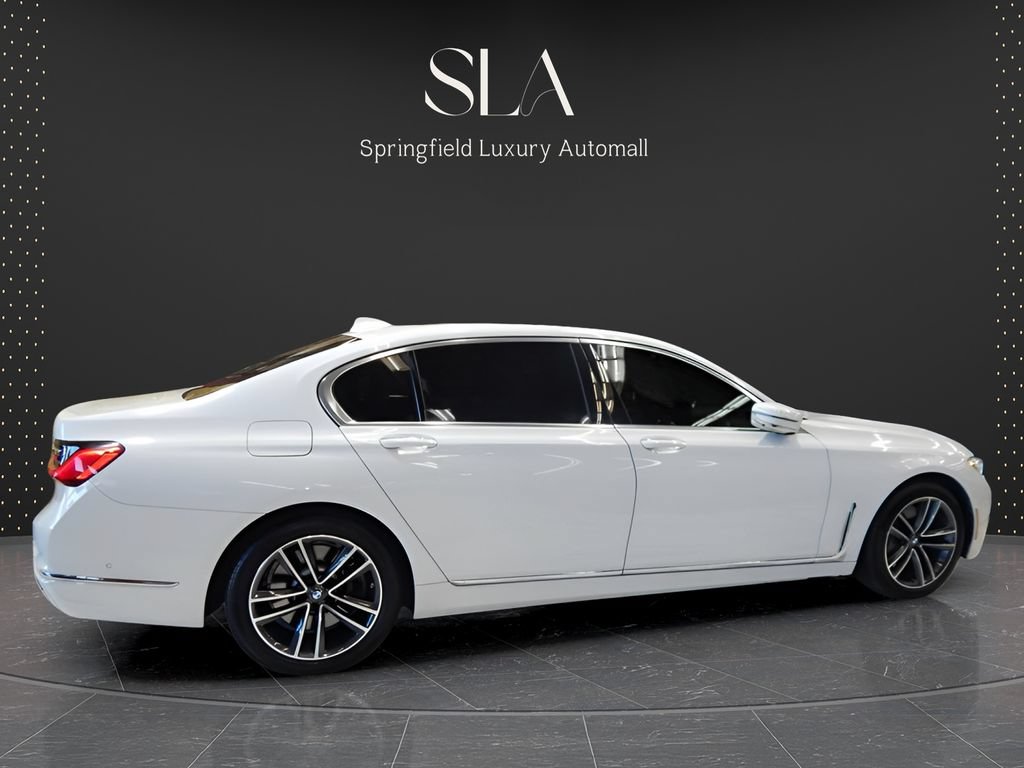 Used 2021 BMW 750i xDrive w/ Executive Package AWD/4WD image 8