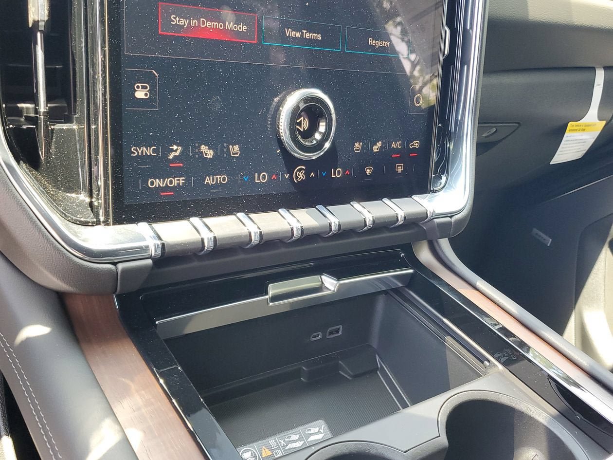 New 2026 GMC Yukon XL Denali w/ Denali Reserve Package AWD/4WD image 23