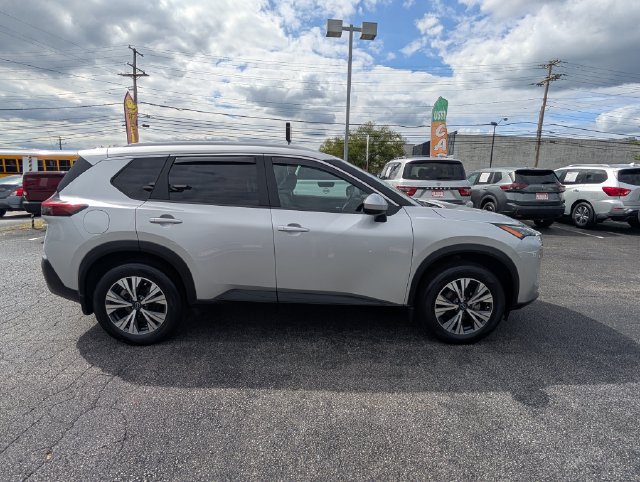 Used 2023 Nissan Rogue SV w/ SV Premium B Package AWD/4WD image 2