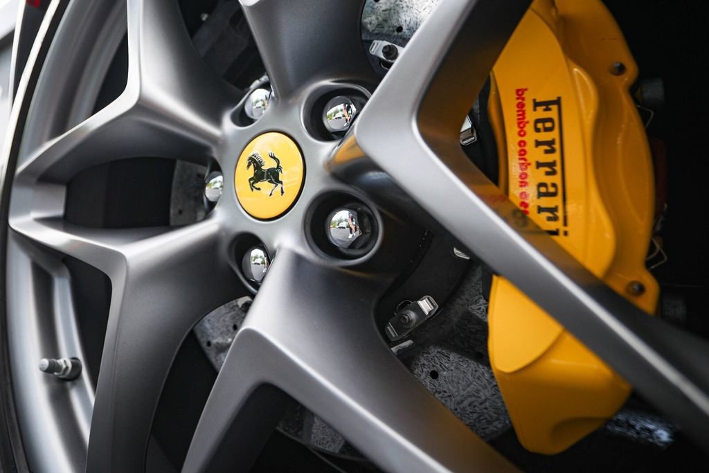 Certified 2022 Ferrari Roma RWD image 15