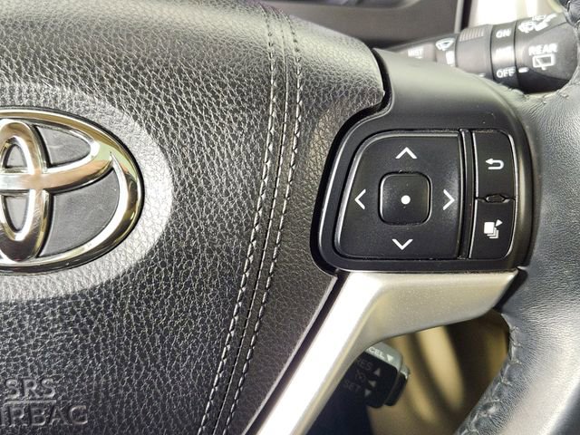 Used 2016 Toyota Highlander XLE AWD/4WD image 30