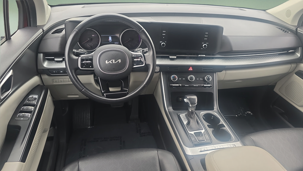 Used 2023 Kia Carnival LX FWD image 17