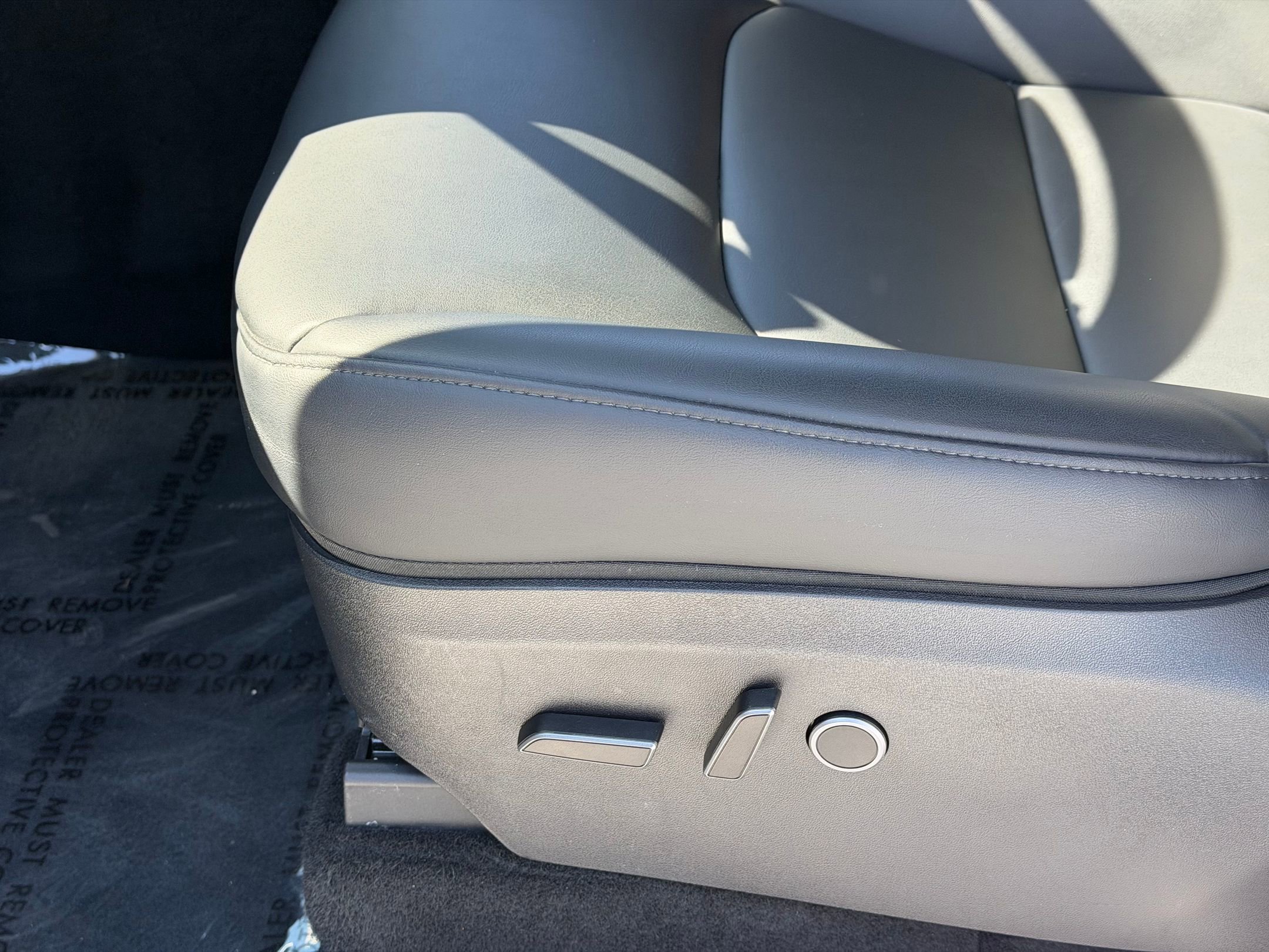 Used 2022 Tesla Model Y Long Range image 23