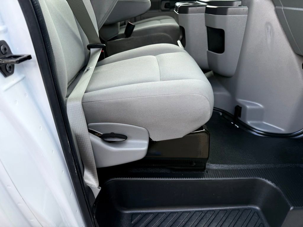 Used 2022 Ford E-450 and Econoline 450 Super Duty w/ Power Windows & Locks Group image 19