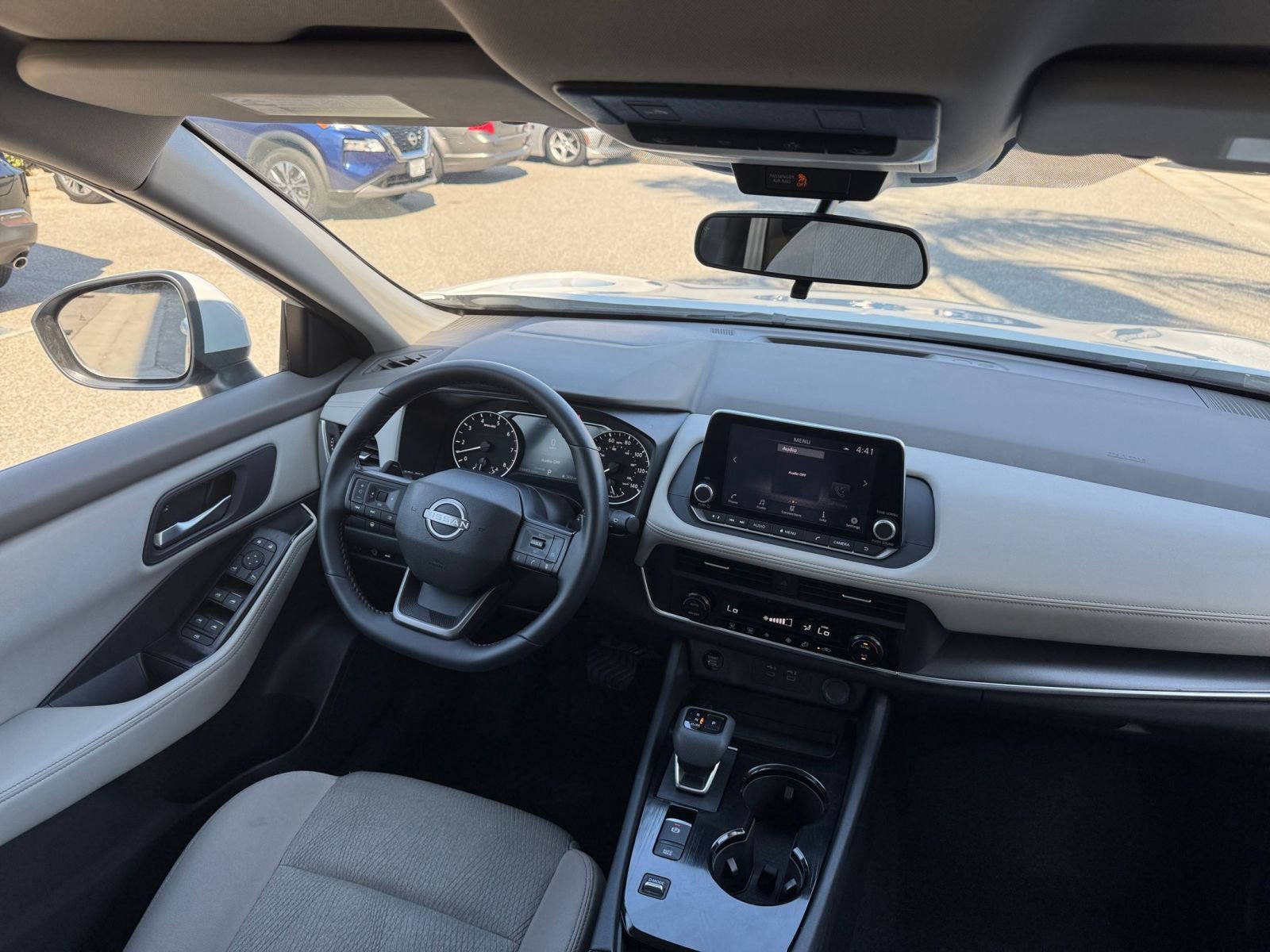 Used 2025 Nissan Rogue SV FWD image 36