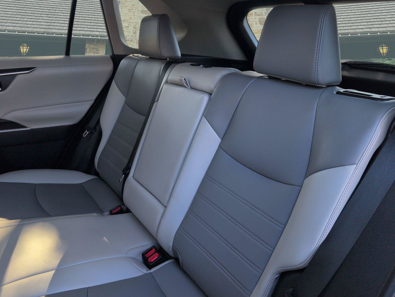 Used 2021 Toyota RAV4 XLE Premium FWD image 18
