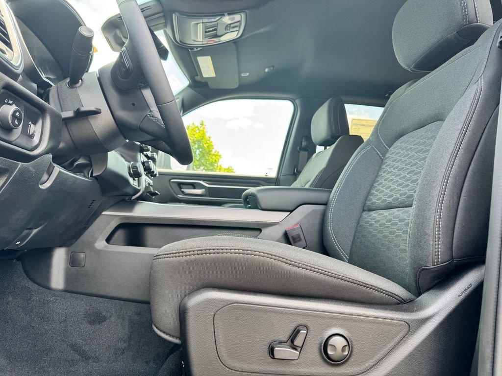 New 2026 RAM 1500 Big Horn AWD/4WD image 14