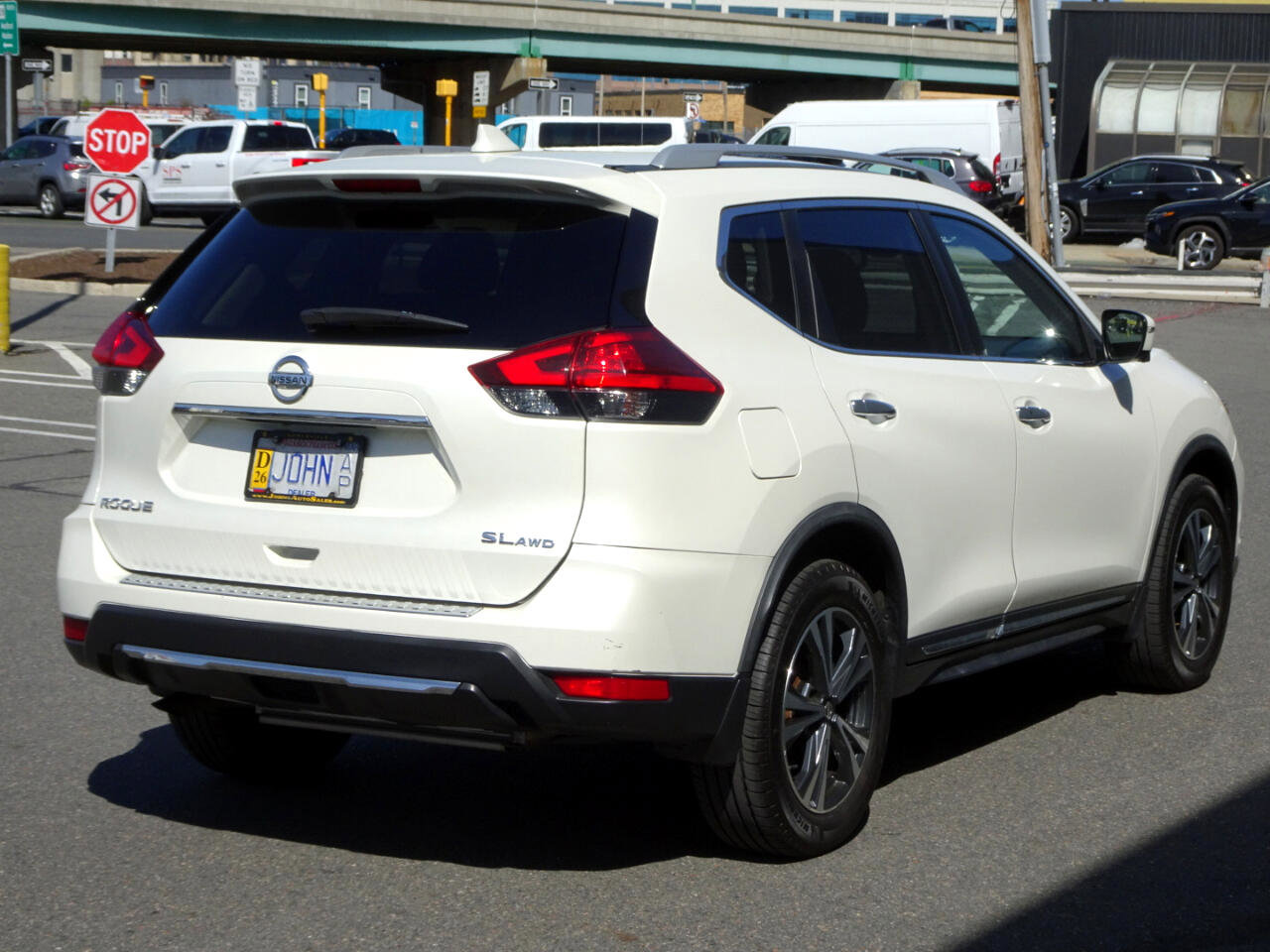 Used 2017 Nissan Rogue SL w/ SL Premium Package image 7