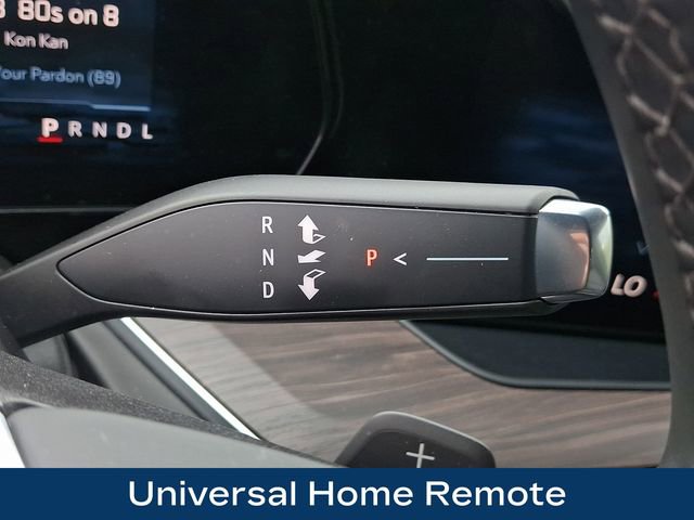 Used 2025 Chevrolet Suburban Z71 AWD/4WD image 13