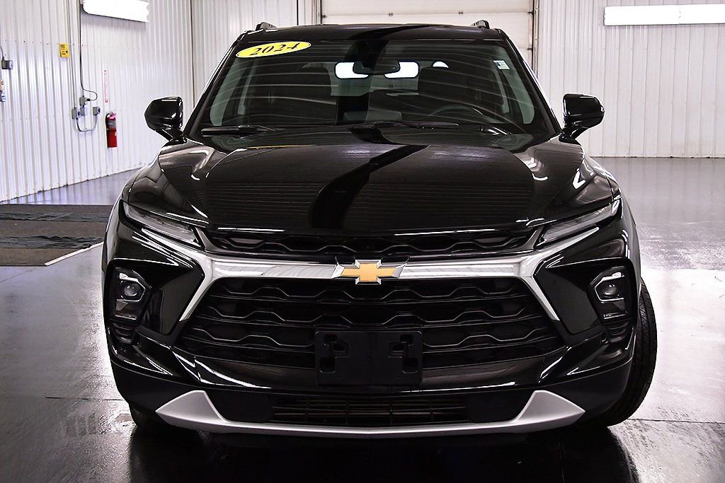 Used 2024 Chevrolet Blazer LT w/ Convenience Package image 2