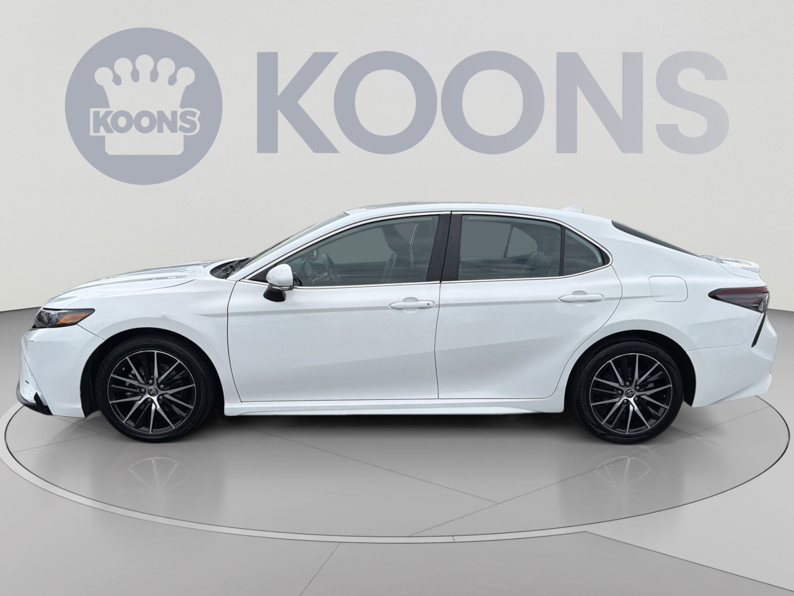 Used 2023 Toyota Camry SE
