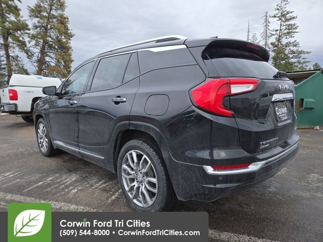 Used 2023 GMC Terrain Denali w/ Denali Premium Package AWD/4WD image 10
