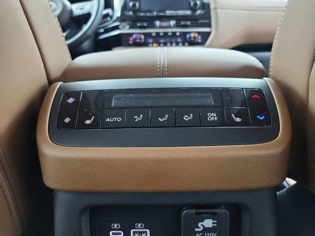 Used 2023 Nissan Pathfinder Platinum w/ Black Appearance Package image 46