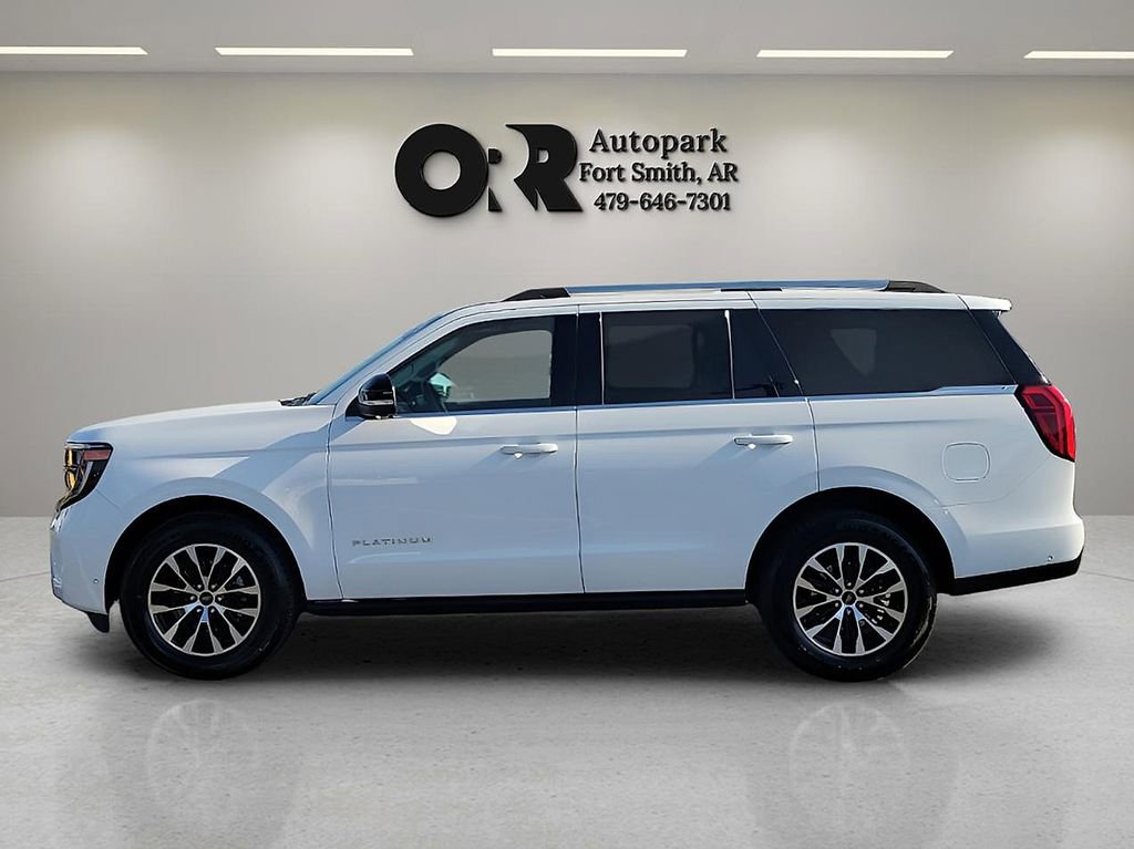 Used 2025 Ford Expedition Platinum image 3